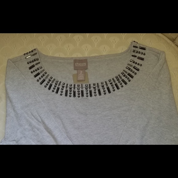 Women’s beaded neckline sweater - Picture 4 of 4